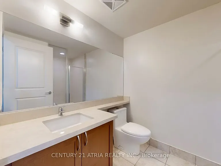 57 Upper Duke Cres #311D — Photo 35