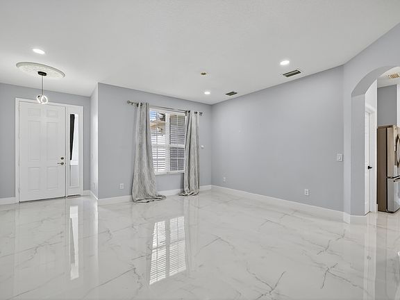 4th image of 6233 NW Gisela Street