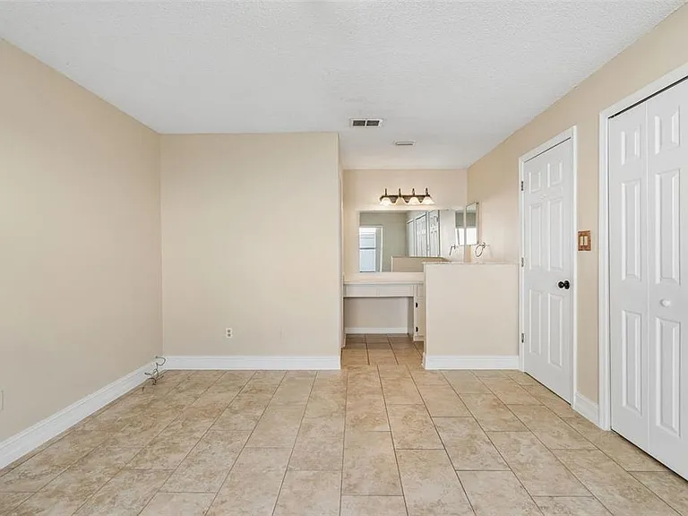 7769 Barberry Dr — Photo 16