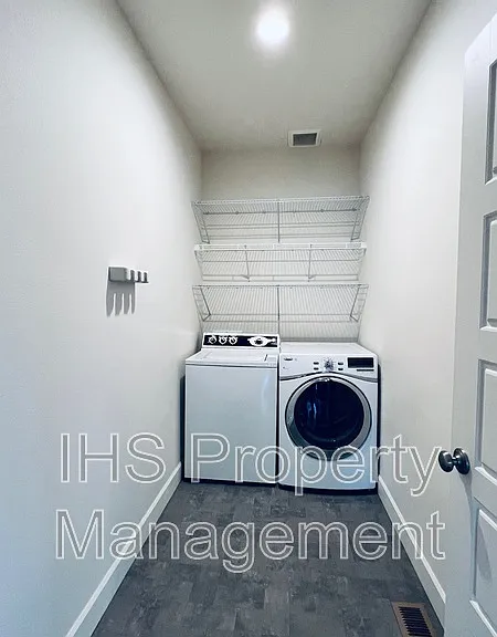 9801 Silverbright Dr — Photo 12
