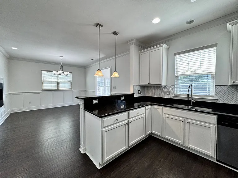1123 W Ocean View Ave — Photo 19