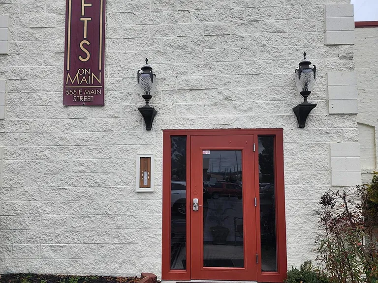 555 E Main St #211 — Photo 1