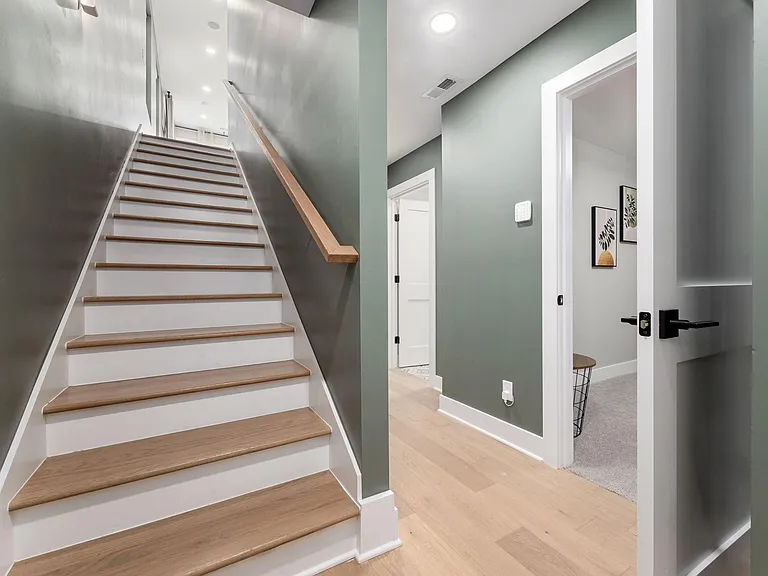 557 South Ln — Photo 7