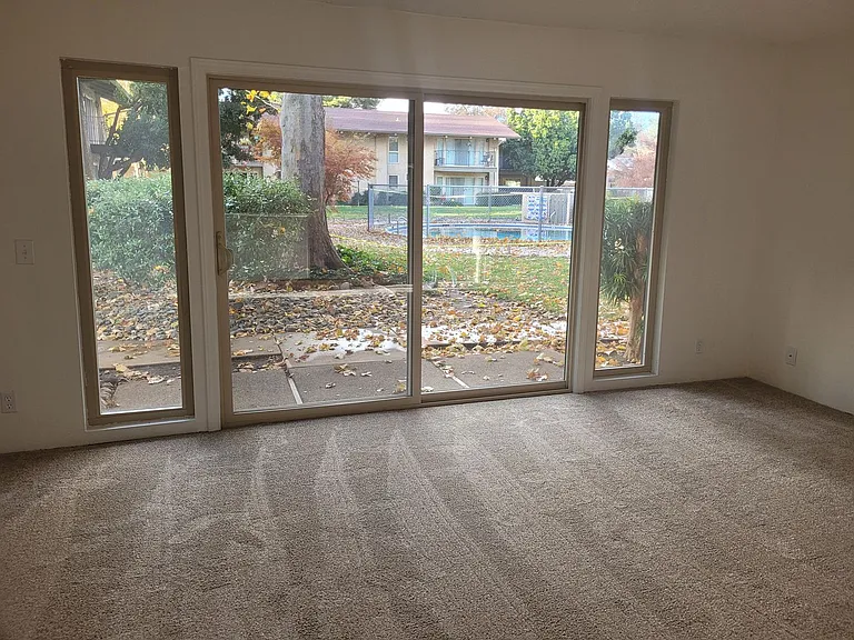 Villa Del Mar Apartments — Photo 40