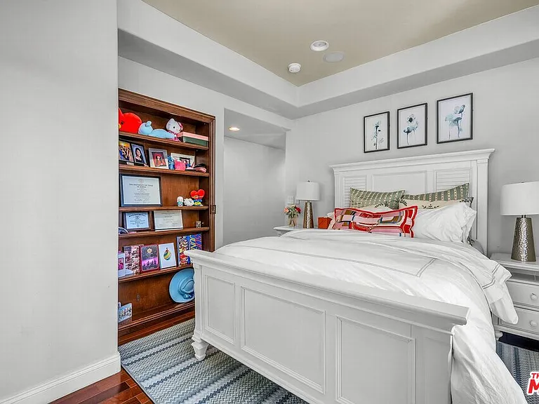 3110 Benedict Canyon Dr — Photo 41
