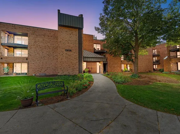 1906 East Shorewood BOULEVARD #255, Shorewood, WI 53211
