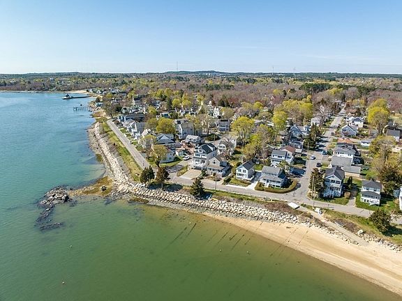 5th image of 33 Rocky Nook Ave