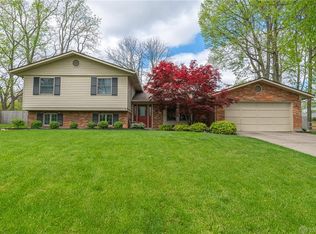 8825 Windbluff Point, Dayton, OH 45458