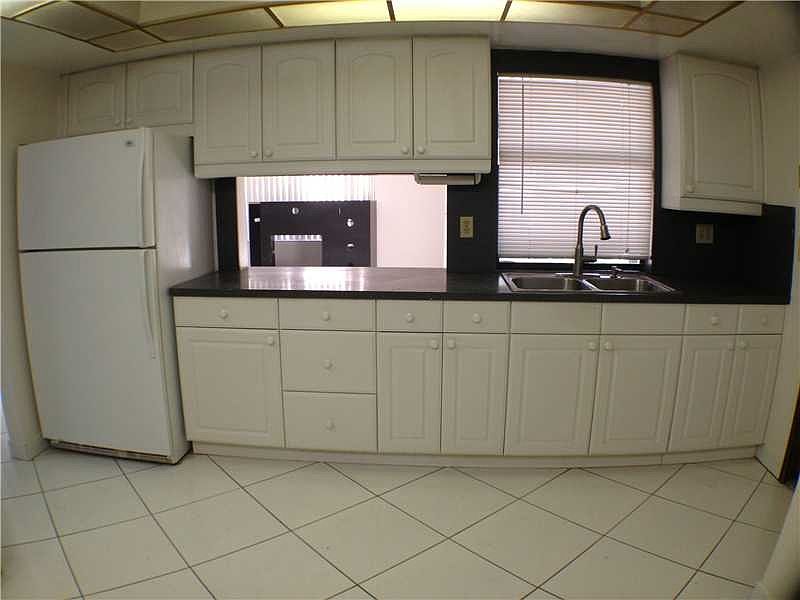 2nd image of 1008 SW 49th Ave