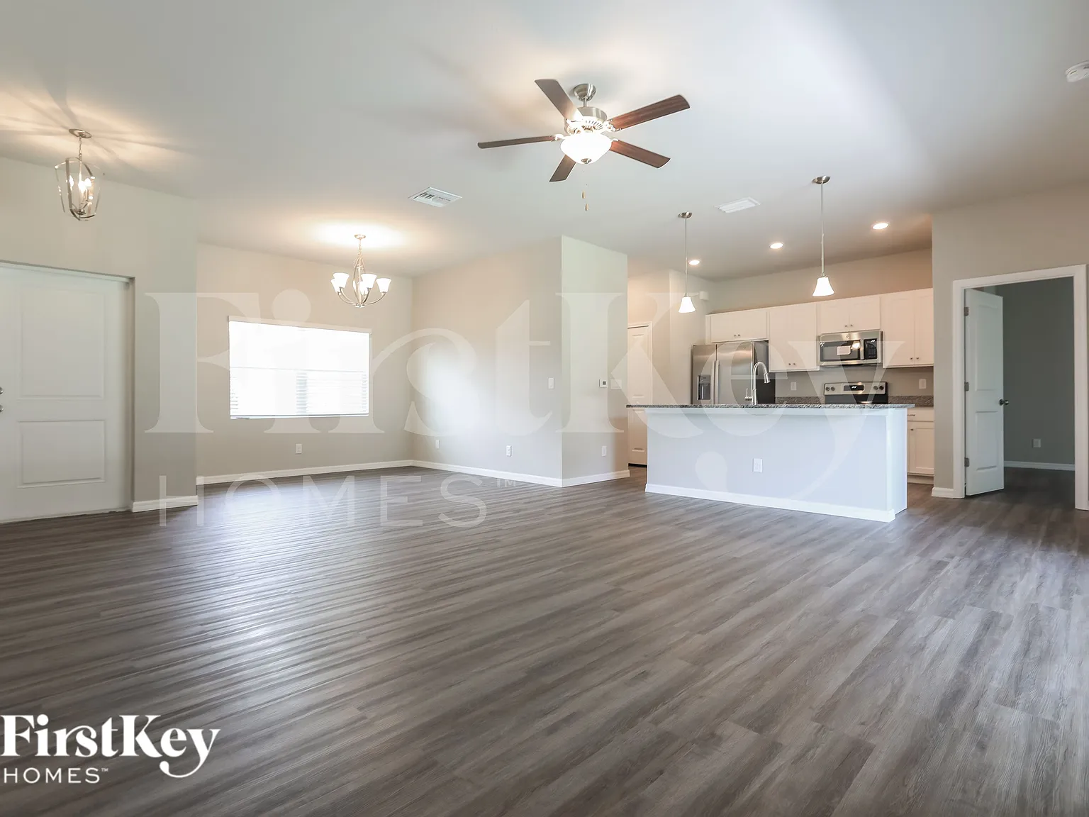 3 bed, 2.0 bath, 1548 sqft, $2,130 — Photo 2