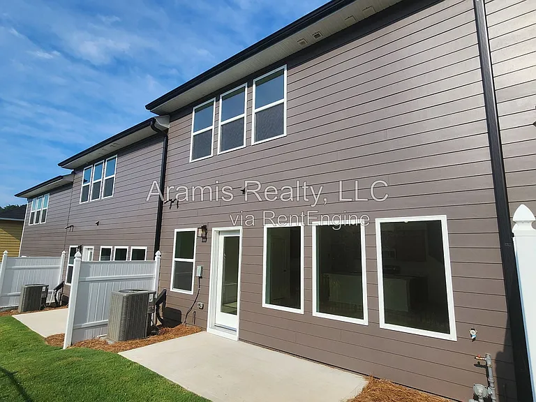 450 Laurelwood Ln #1 — Photo 17