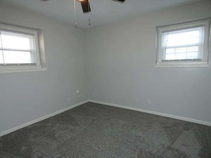 211 W 2nd St #3 — Photo 12