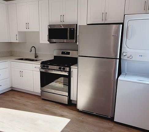 3rd image of 1762 S Bedford St #B