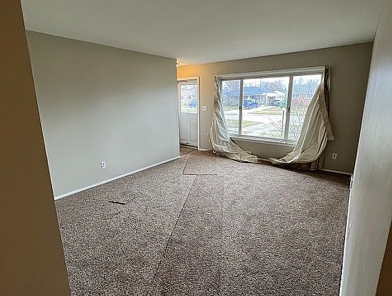 4th image of 32629 Avondale St