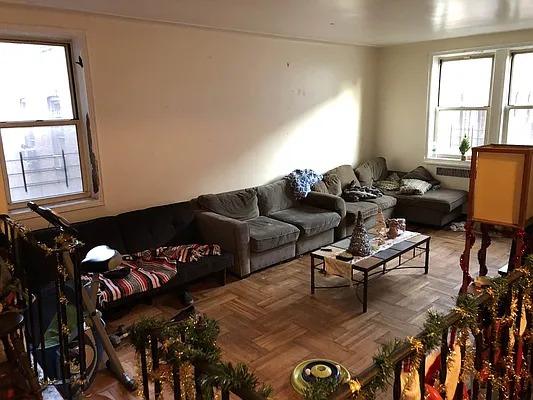 Rented by Lang Realty LLC | media 9