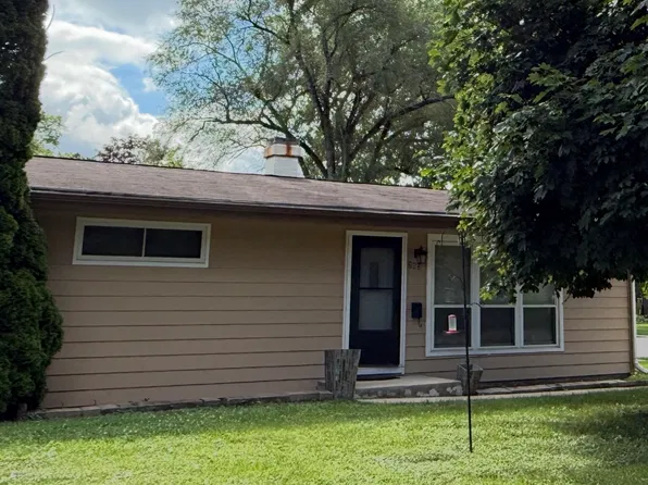 203 N Prairie Ave, Mundelein, IL 60060
