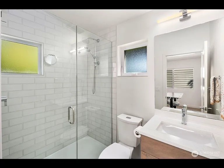 4028 5th Ave NE — Photo 13