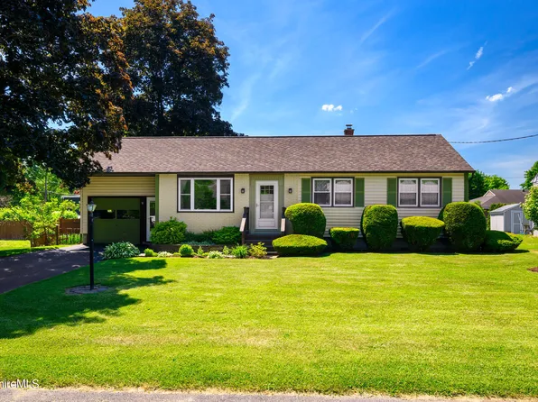 41 Biltmore Ave, North Adams, MA 01247