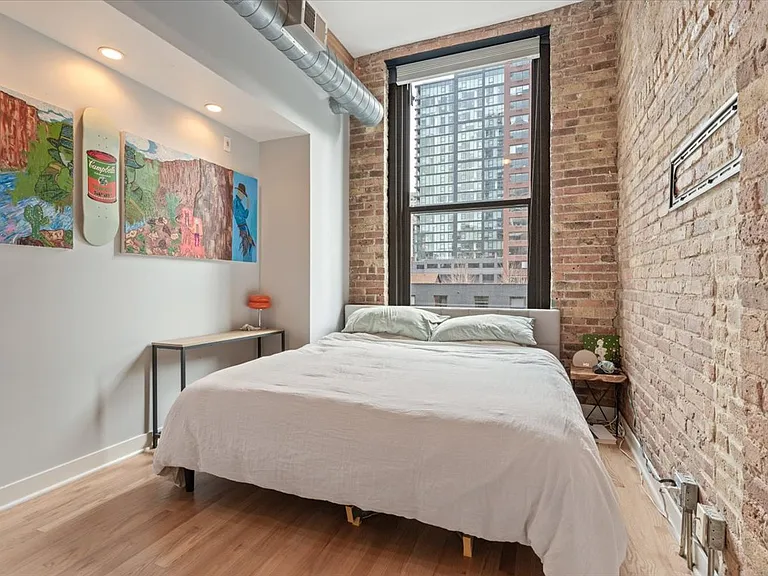 300 W Grand Ave #307 — Photo 11