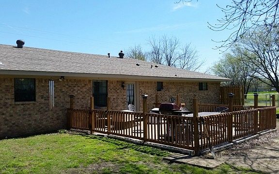 3rd image of 327 Brookshire St