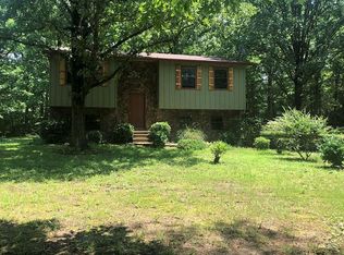149 Red Bud Ln, Big Sandy, TN 38221