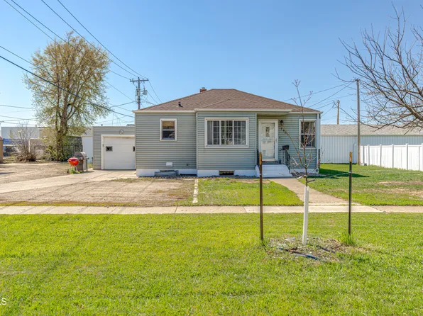 1407 E Thayer Ave, Bismarck, ND 58501