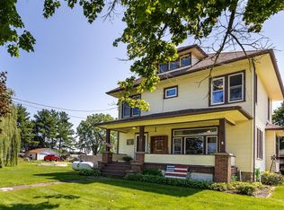 312 N Maple St, Apple River, IL 61001
