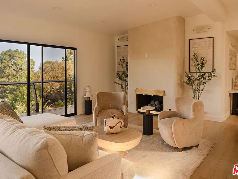 7802 Torreyson Dr — Photo 8