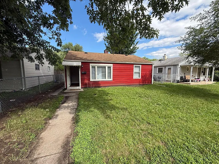 4341 Elm Ave — Photo 2