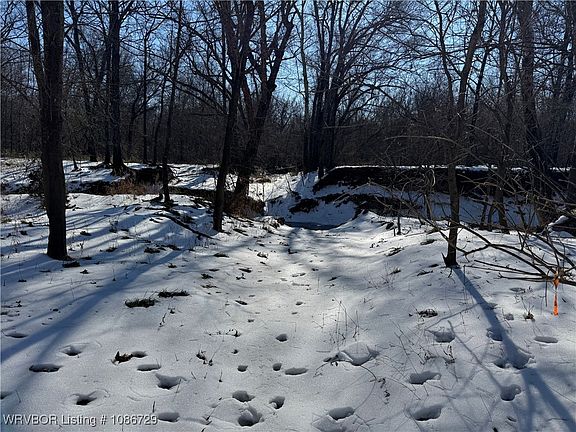 5th image of 160 Street