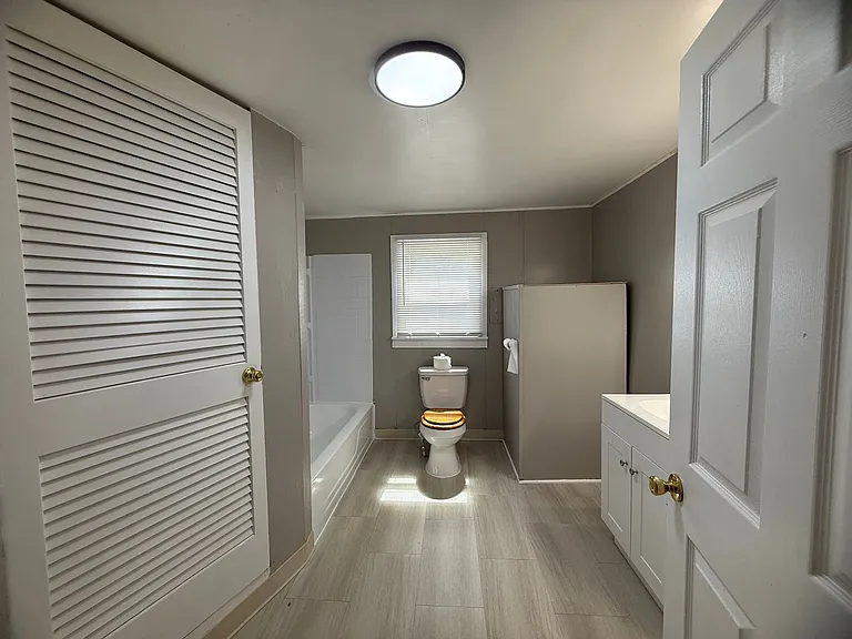 1208 S Coolwell Rd — Photo 9