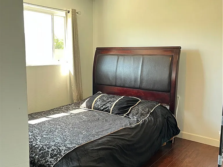 6251 Chimineas Ave — Photo 25