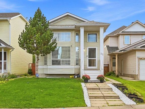 2nd image of 22 E Anaheim Bay NE