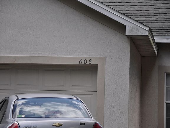 2nd image of 608 Kelly Green St