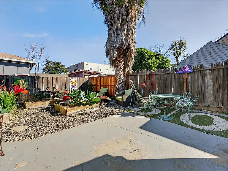 815 Oak St — Photo 25
