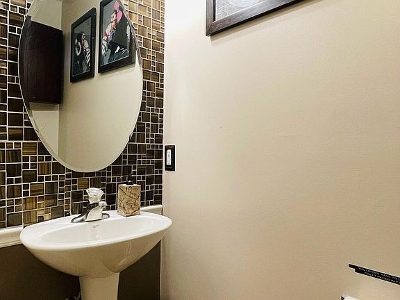 3rd image of 128 Lullwater Way