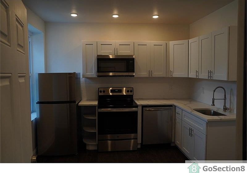 1st image of 909 W Boston Ave Unit 2