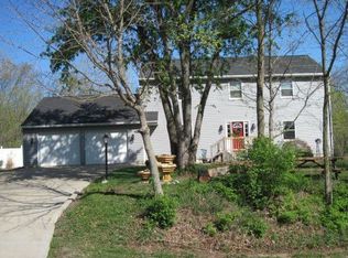 2807 4th St, Charleston, IL 61920