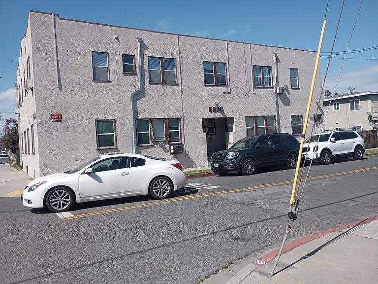 6500 N Paramount Blvd #2 — Photo 1
