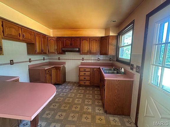 3rd image of 2353 Hallwood Dr