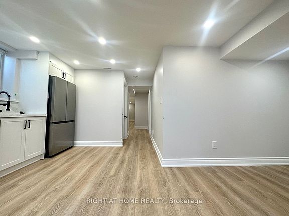 5th image of 22 Gunn Ave