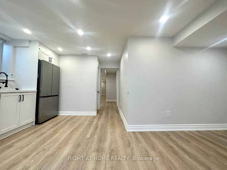 22 Gunn Ave — Photo 5