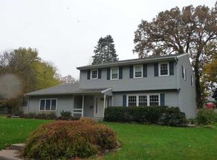 1005 17th Ave, Marion, IA 52302