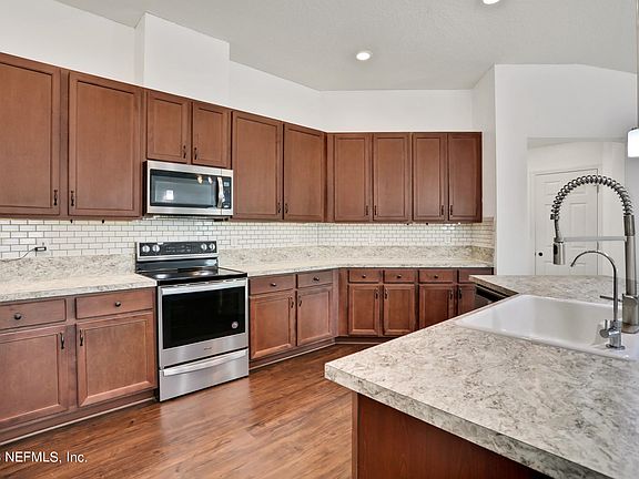 3rd image of 7185 PALM RESERVE Lane