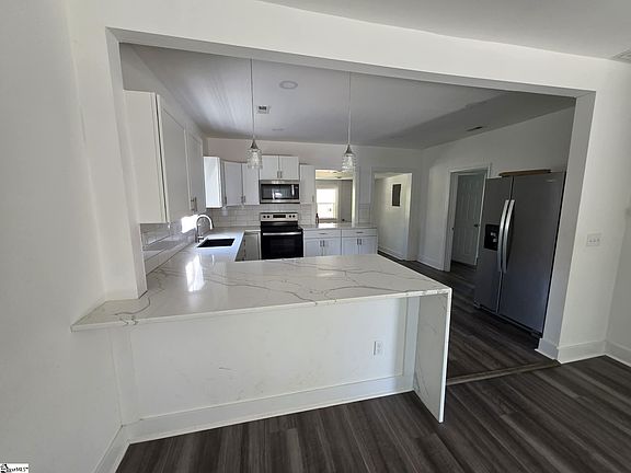3rd image of 559 Perrin Ave