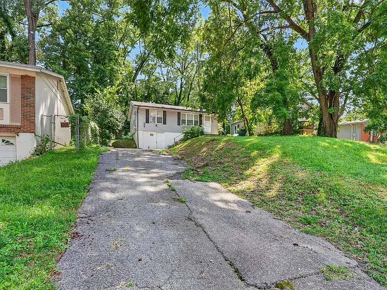 7534 Blanding Dr — Photo 14