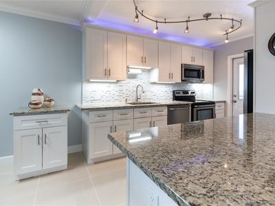 3300 N Palm Aire Dr #910, Pompano Beach, FL, 33069
