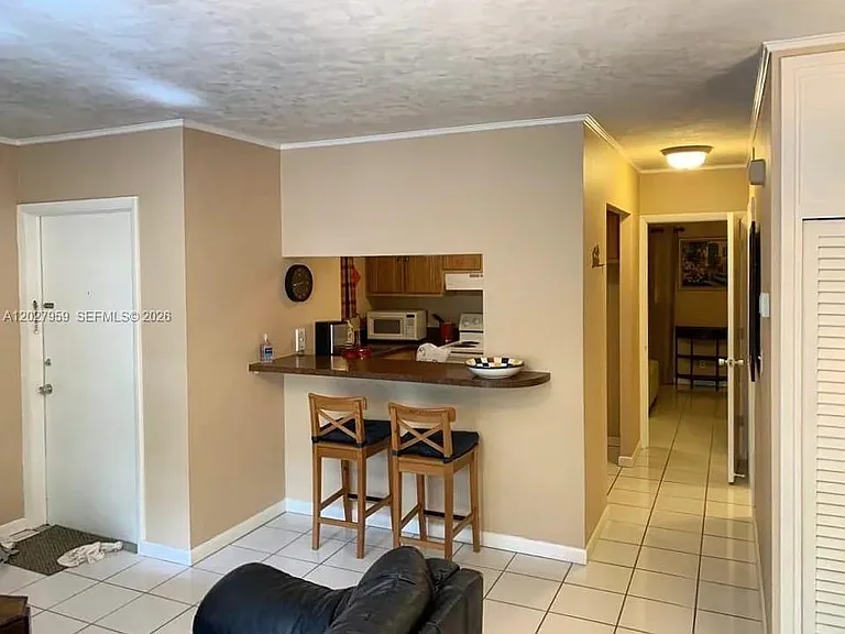 815 Middle River Dr #203 — Photo 7