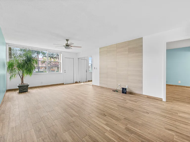 2865 SW 22nd Ave #105 — Photo 6