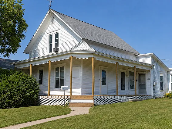 362 N Line St — Photo 1